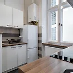 Kazimierz Pearl Daire *