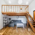 Kazimierz Pearl Daire Krakow